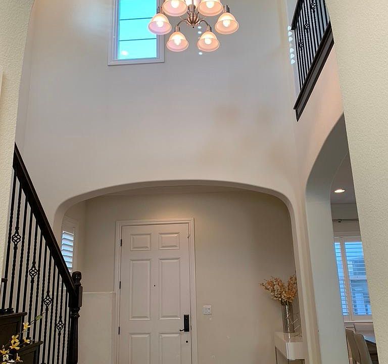 Vaulted Ceiling at the entrance