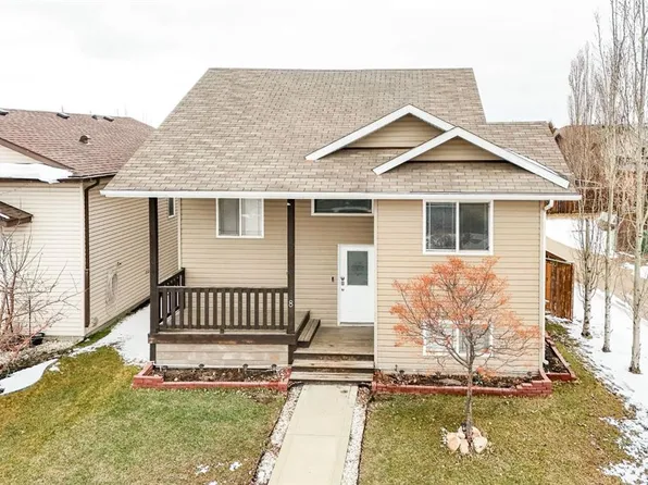 8 S Jepsen Cres, Red Deer, AB T4P 0A9