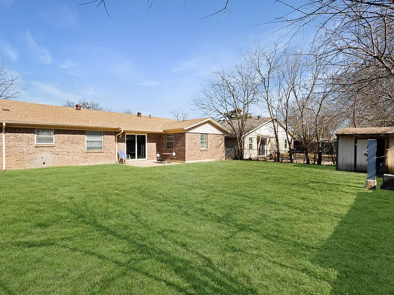 410 Lorine St — Photo 15