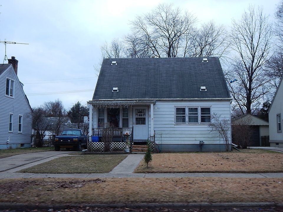 1st image of 119 Canfield Dr