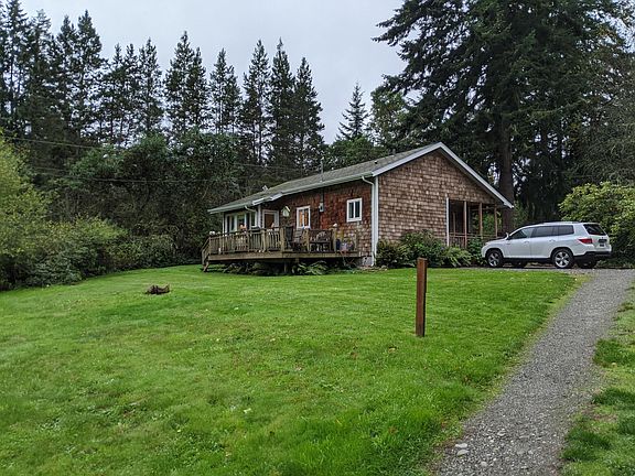 Quiet country setting. Territorial view from the deck.