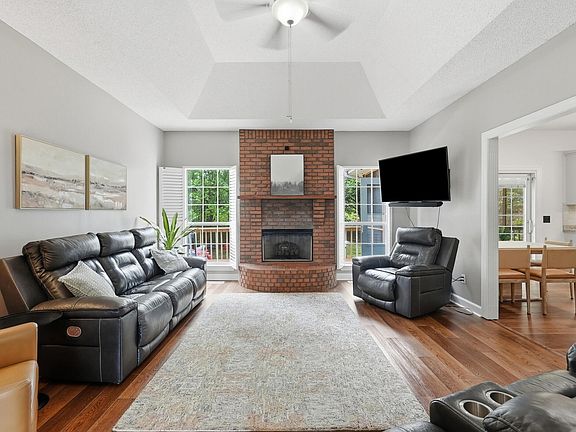 4th image of 2309 Watershore Dr