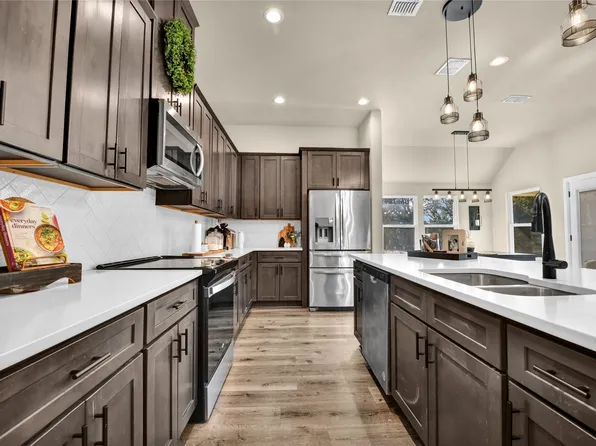 2044 Redemption Dr, Weatherford, TX 76088