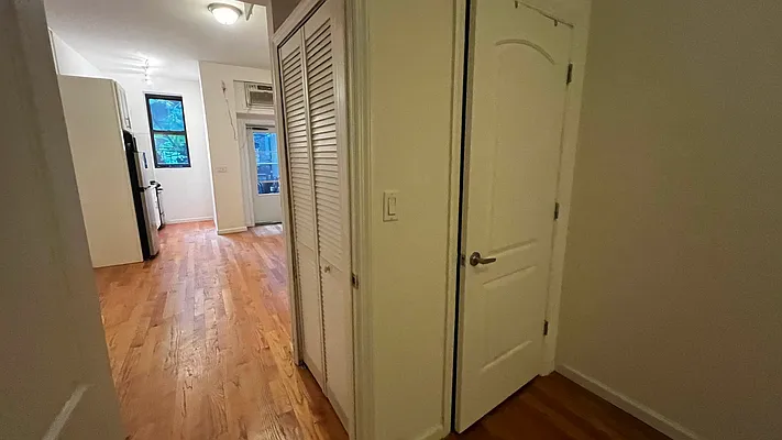 Rented by HOLTON REAL ESTATE INC. | media 21