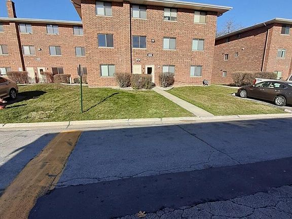 3rd image of 5826 158th Pl APT 2BL