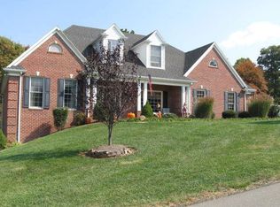 350 Willow Bend Dr, Galax, VA 24333