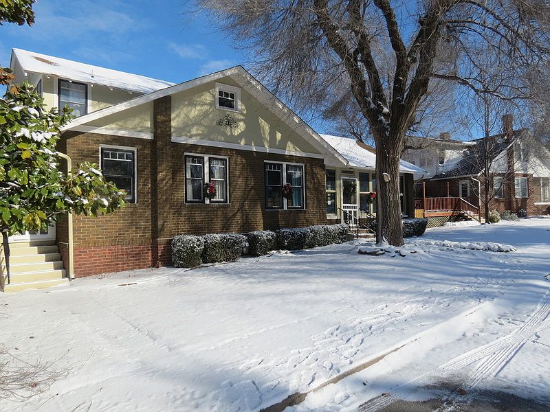 Roanoke Charmer
						:
						Vintage home in Roanoke. Hardwoods throughout. Large rooms. A must see!