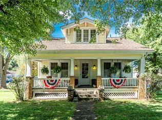 1679 Brodhead Rd, Coraopolis, PA 15108