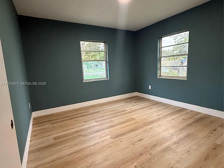 2409 2nd Ave SE — Photo 8