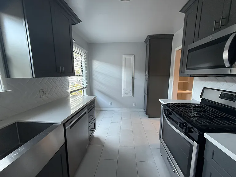 1222 McClellan Dr #6 — Photo 5