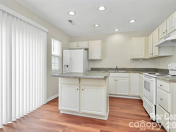 4th image of 411 Caddy St