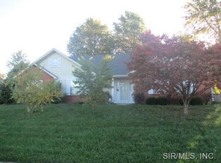 800 Penhurst Pl, Belleville, IL 62221