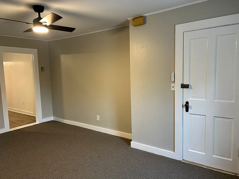 815 W Side Rd #3 — Photo 7