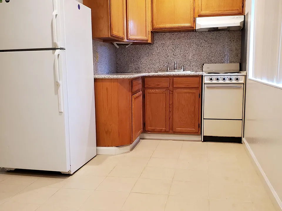 585 Ortega Ave #2020