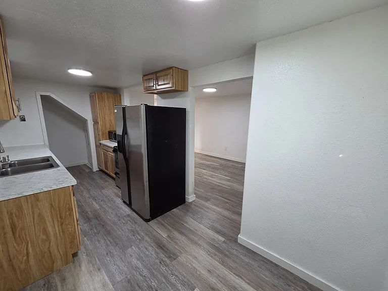 2 bed, 1.0 bath, 850 sqft, $900 — Photo 7