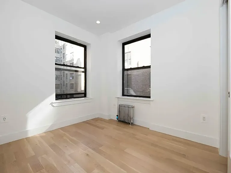 145 E 35th St #6RW — Photo 4