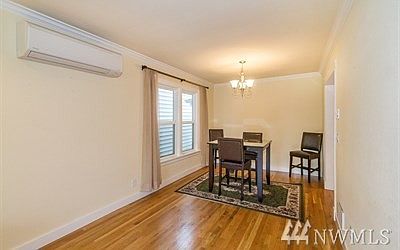 3rd image of 3220 Hoyt Ave