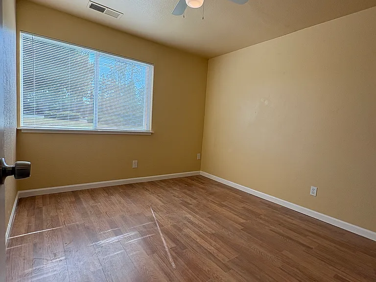 4220 W Corona Ave — Photo 11