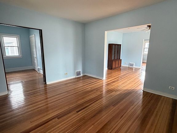 5th image of 1000 Vine St