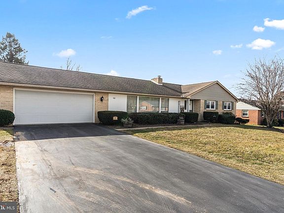 3rd image of 146 Harvest Ln