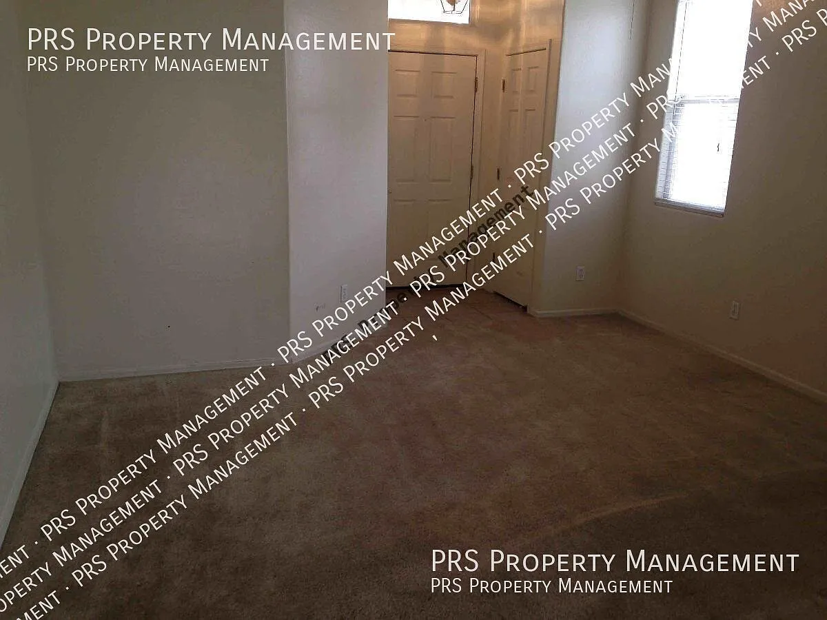 4 bed, 1600 sqft, $2,295 — Photo 2