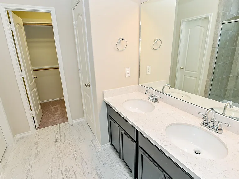 8807 Trenton Landing Ln — Photo 10
