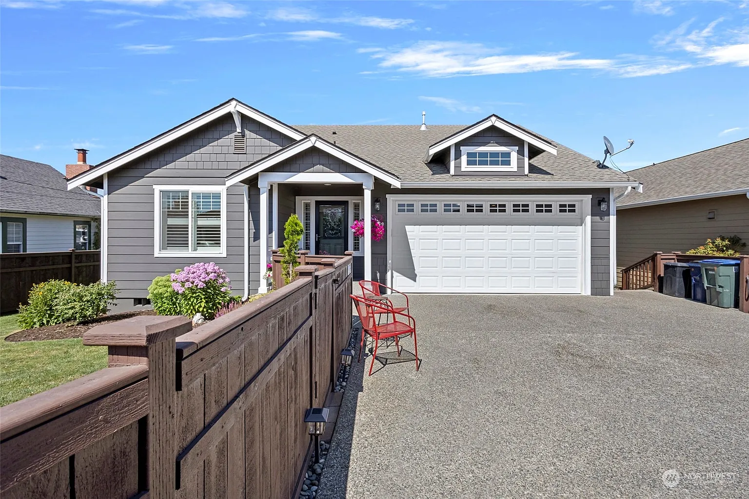 279 Lewis Place photo 1