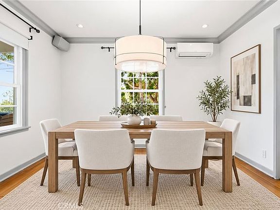4th image of 1701 Pier Ave