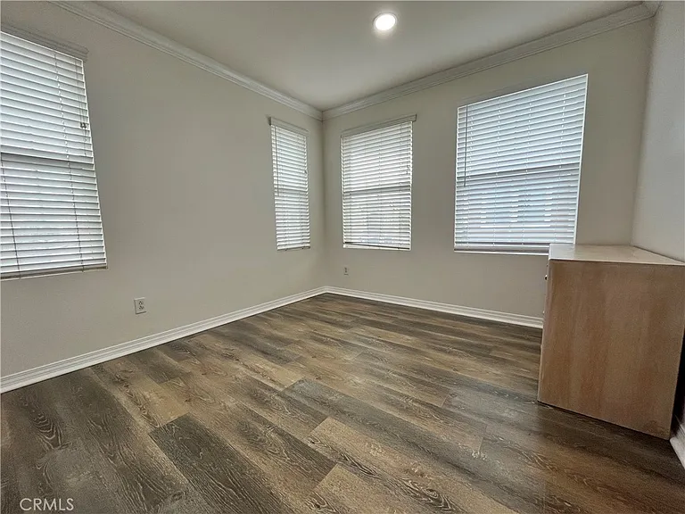 1800 Oak #318 — Photo 9