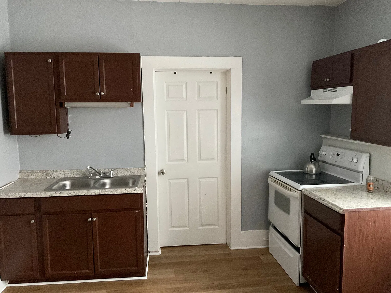 2 bed, 1100 sqft, $1,600 — Photo 3