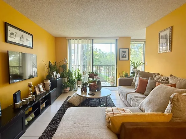 3500 Blue Lake Drive #303, Pompano Beach, FL 33064