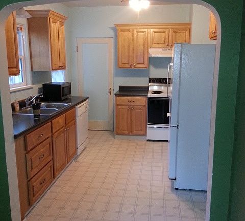 4th image of 1224 W Providence Ave