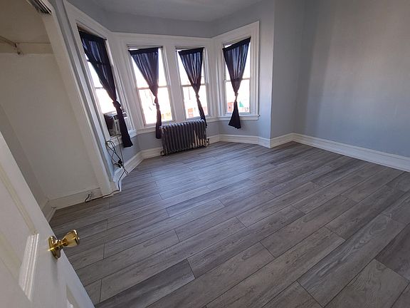 5th image of 4932 Ormes St #1