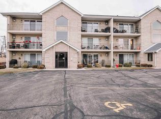8836 Amelia Ct APT 1B, Justice, IL 60458