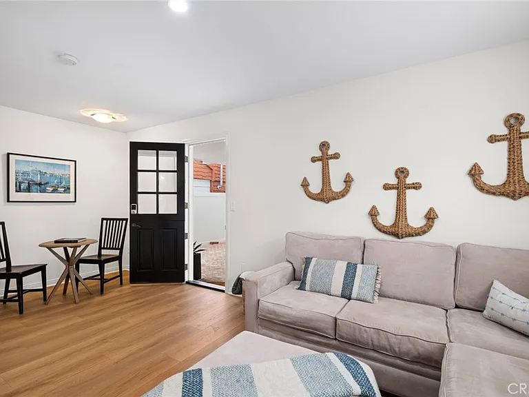 117 Marine Ave — Photo 9