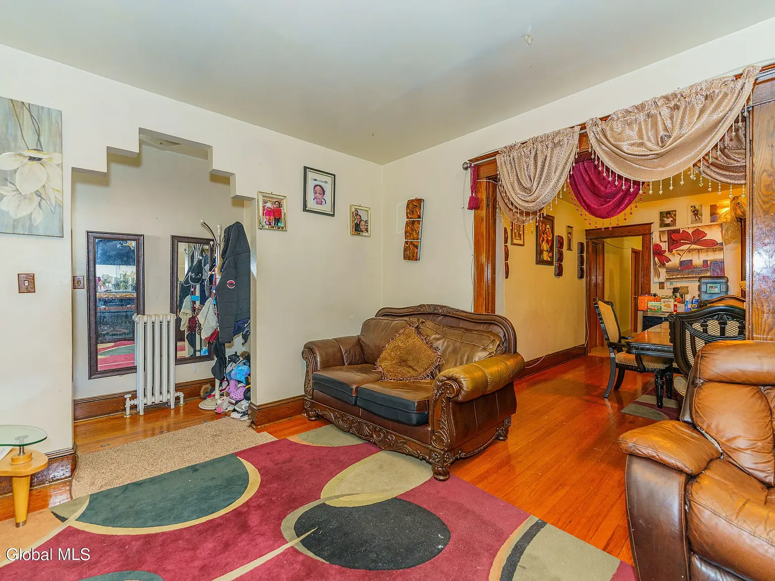 3 bed, 1220 sqft, $1,700 — Photo 3
