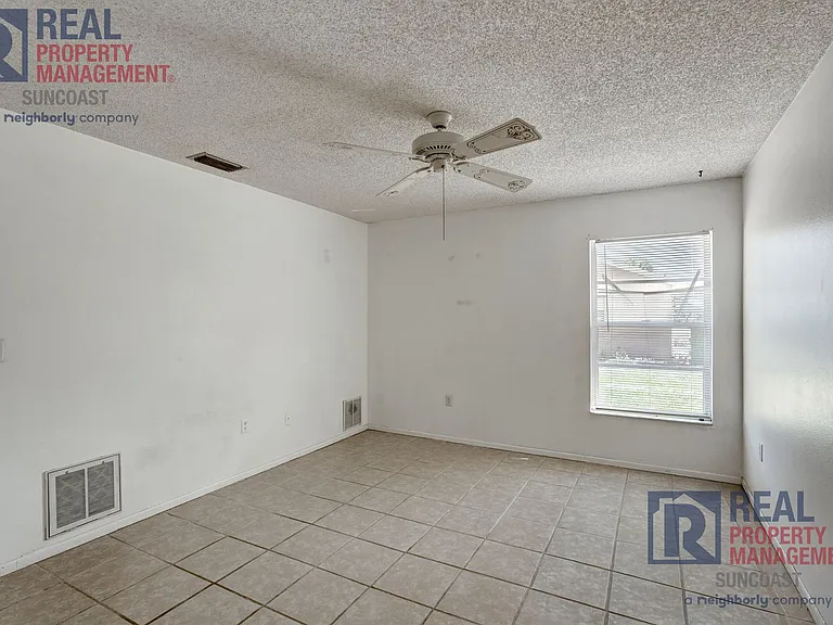 1370 Palmwood Dr — Photo 32