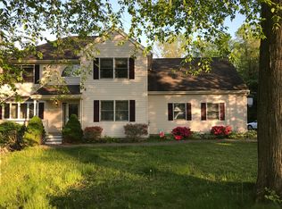 153 Oxbow Ln, Northford, CT 06472