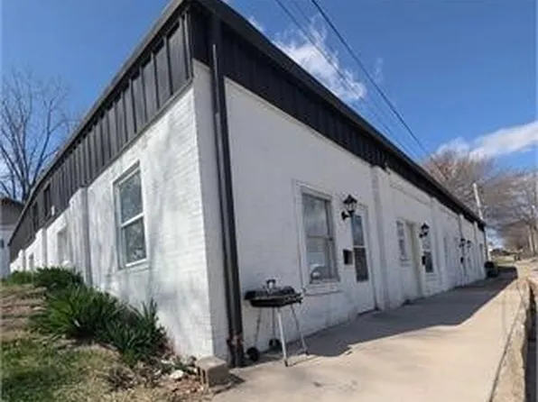 702 S Roche St, Knoxville, IA 50138