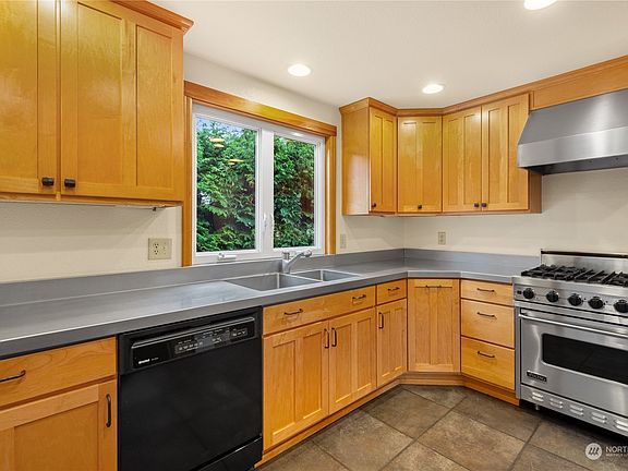 2nd image of 12939 NE 146th Place