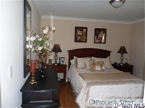 4th image of 13638 Trumball St