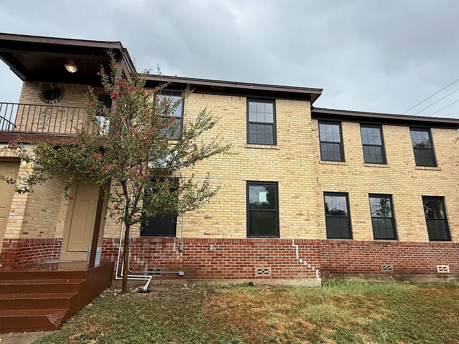 2 bed, $950 — Photo 1