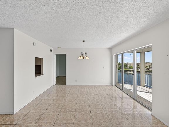 5th image of 400 Diplomat Parkway #612