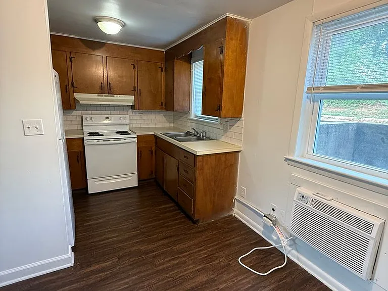 1200 Liggates Rd — Photo 2