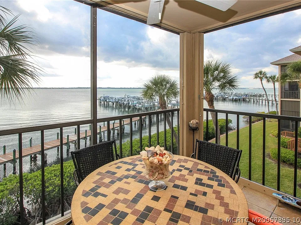 4680 NE Sandpebble Trce #305