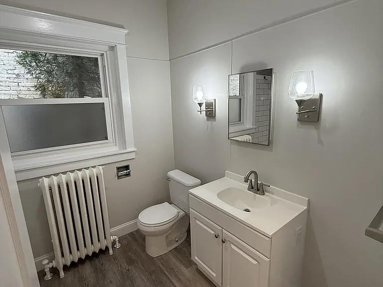 55 King St — Photo 15