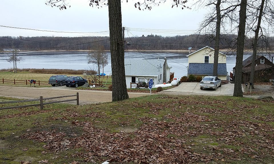 2nd image of 2620 Lakeview Dr