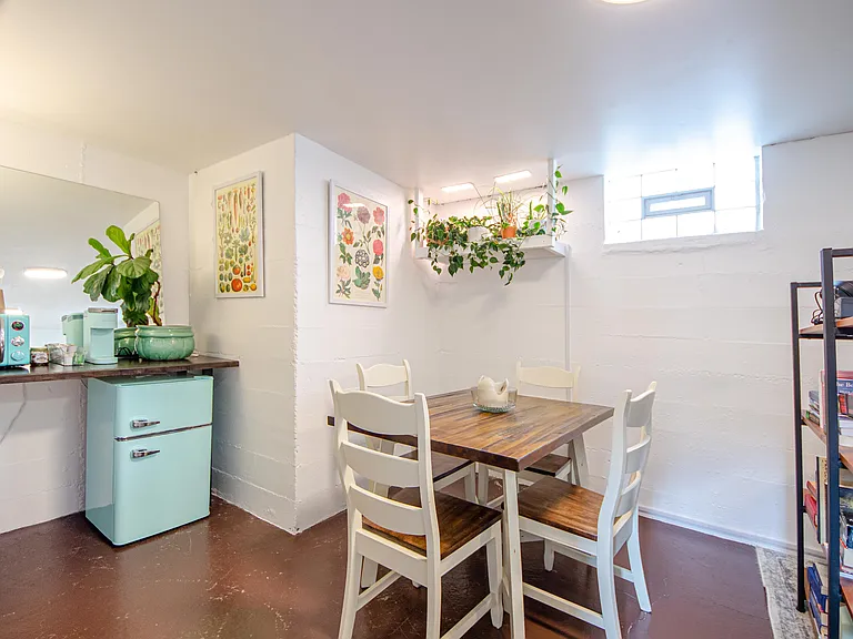 730 Poplar St — Photo 14