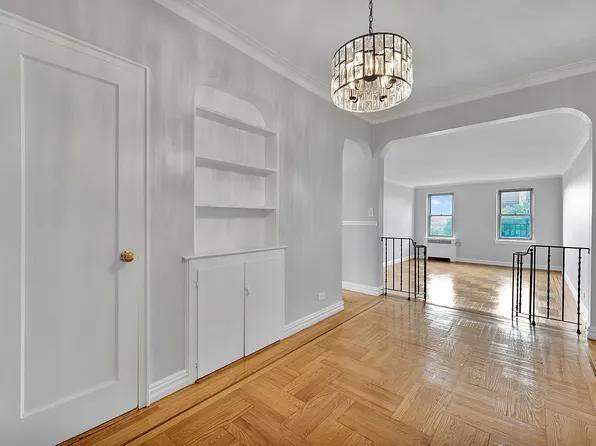 4445 Post Rd APT 7G, Bronx, NY 10471