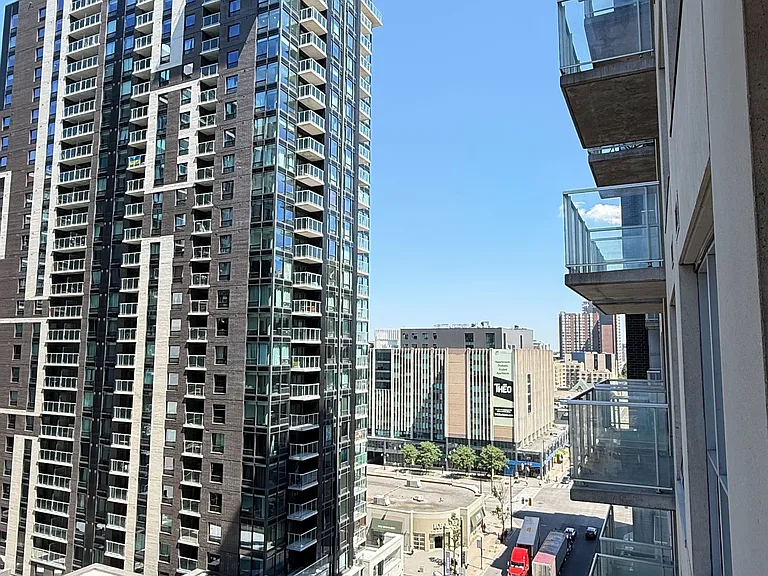 242 Rideau St #1202 — Photo 17